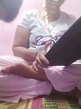 Tamilpriya46 online show from 03/17/25, 05:27