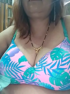 Snapshot of Dianaa9 chatting on 06/13/26, 06:06 Dianaa9 online show from 06/13/26, 06:06