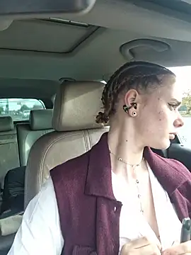 SophieCharm online show from 11/25/25, 12:16