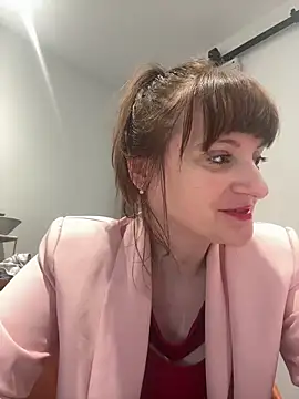 victoirenextdoor online show from 10/22/25, 11:42