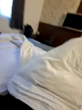 Snapshot of Exhibitionist1508 chatting on 12/16/25, 11:47 Exhibitionist1508 online show from 12/16/25, 11:47