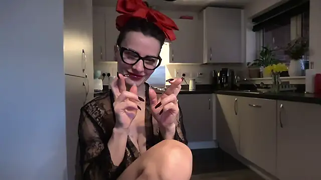 SweetMonicaUK online show from 02/10/26, 10:25