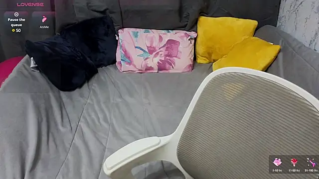 Nicole Vvinson online show from 03/05/25, 08:21