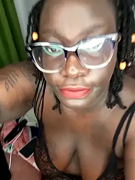 Snapshot of Toomuch_Squirt chatting on 03/21/25, 05:00 Toomuch Squirt online show from 03/21/25, 05:00