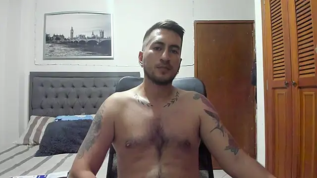 Snapshot of JasonGray96 chatting on 06/27/26, 11:33 JasonGray96 online show from 06/27/26, 11:33