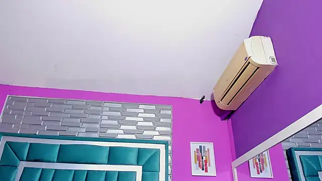 Snapshot of LORENSCOLLINS chatting on 02/21/26, 01:46 LORENSCOLLINS online show from 02/21/26, 01:46