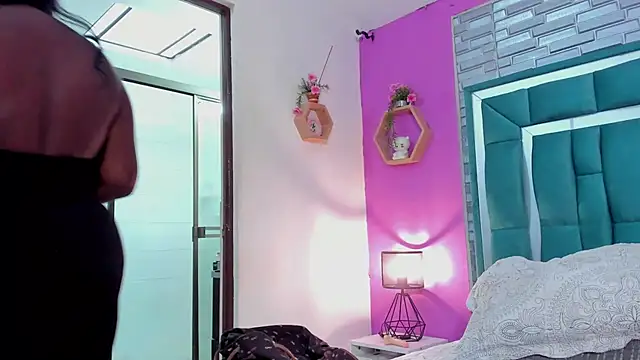 Snapshot of LORENSCOLLINS chatting on 01/18/26, 02:53 LORENSCOLLINS online show from 01/18/26, 02:53