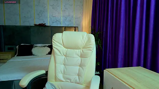 -KASANDRA- online show from 11/18/25, 03:48