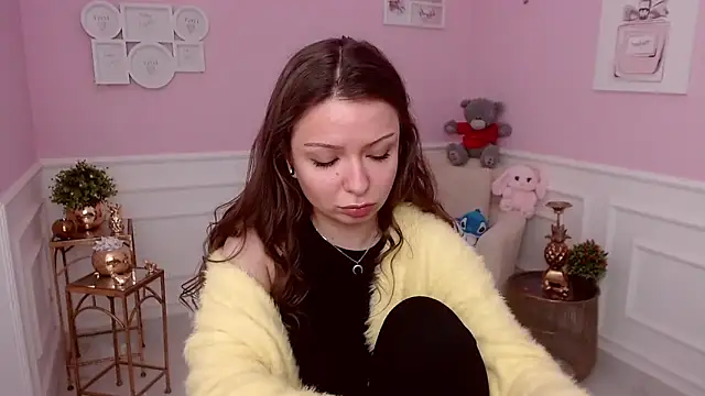 Snapshot of LucySkilar chatting on 03/06/26, 05:35 LucySkilar online show from 03/06/26, 05:35