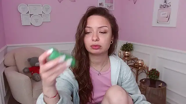 LucySkilar online show from 05/15/26, 04:10