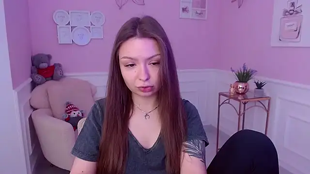 LucySkilar online show from 01/19/25, 05:37