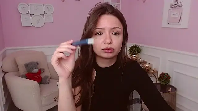 Snapshot of LucySkilar chatting on 06/22/26, 04:20 LucySkilar online show from 06/22/26, 04:20