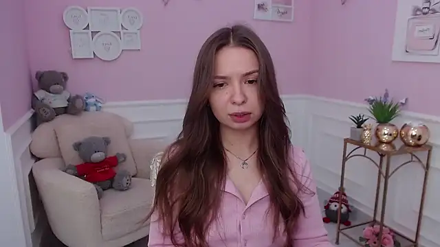 LucySkilar online show from 09/12/25, 04:23