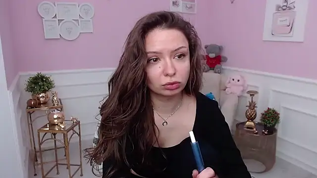 Snapshot of LucySkilar chatting on 02/02/26, 05:50 LucySkilar online show from 02/02/26, 05:50