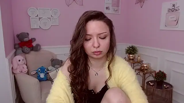 Snapshot of LucySkilar chatting on 03/16/26, 05:26 LucySkilar online show from 03/16/26, 05:26