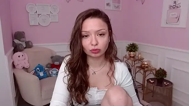 Snapshot of LucySkilar chatting on 03/13/26, 06:07 LucySkilar online show from 03/13/26, 06:07