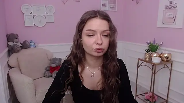 LucySkilar online show from 11/25/25, 07:52