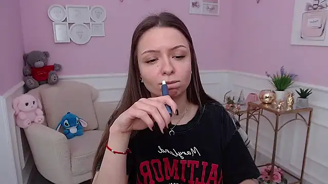 Snapshot of LucySkilar chatting on 01/18/26, 07:45 LucySkilar online show from 01/18/26, 07:45