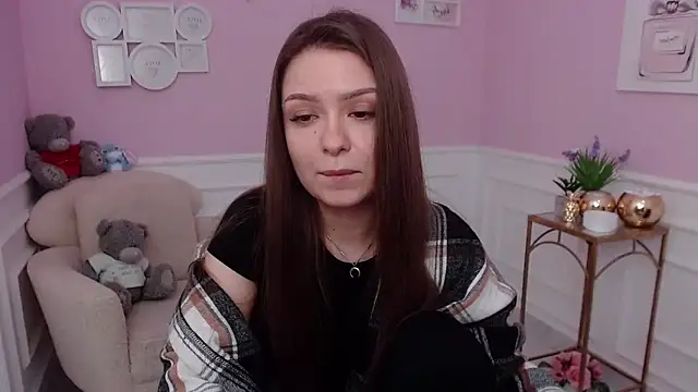 LucySkilar online show from 12/19/25, 06:05