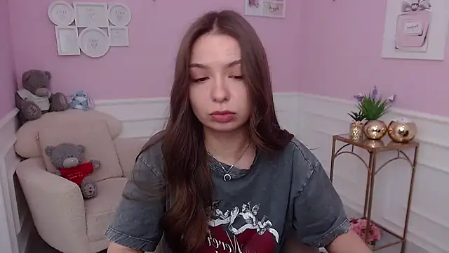 LucySkilar online show from 10/23/25, 04:55