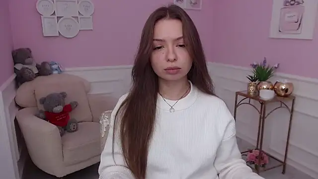 LucySkilar online show from 11/04/25, 05:44