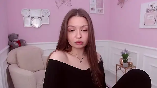 LucySkilar online show from 12/05/24, 05:43