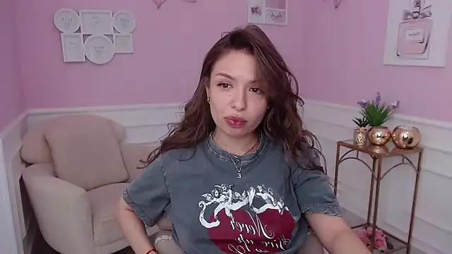 LucySkilar online show from 09/29/25, 04:19