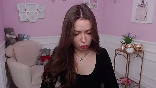 LucySkilar online show from 11/20/25, 05:41