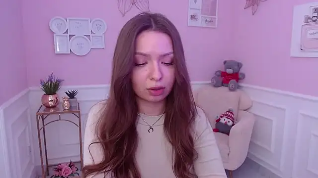 LucySkilar online show from 02/02/25, 09:07