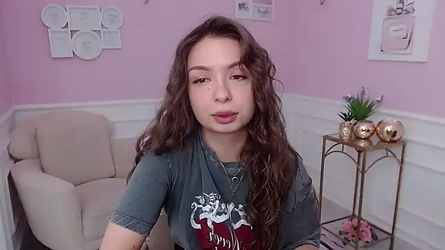 LucySkilar online show from 10/02/25, 04:27