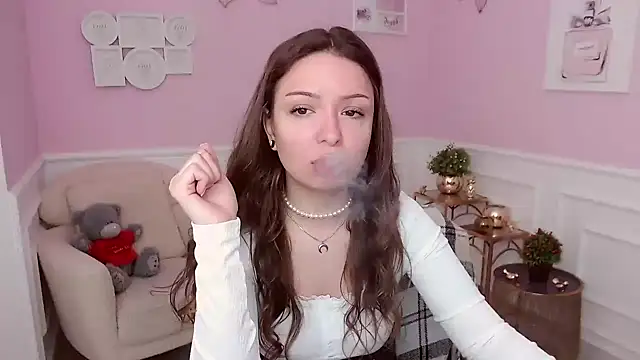 Snapshot of LucySkilar chatting on 04/05/26, 04:08 LucySkilar online show from 04/05/26, 04:08