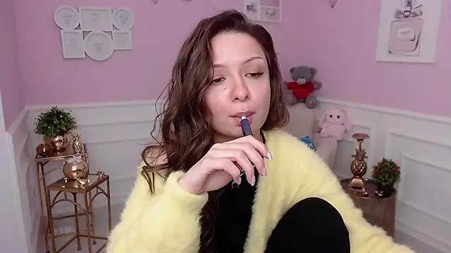 Snapshot of LucySkilar chatting on 02/24/26, 05:41 LucySkilar online show from 02/24/26, 05:41