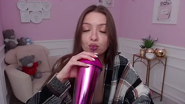 LucySkilar online show from 11/03/25, 07:35