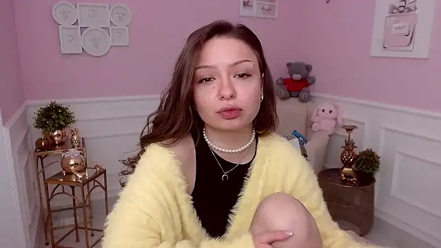 Snapshot of LucySkilar chatting on 03/03/26, 05:47 LucySkilar online show from 03/03/26, 05:47