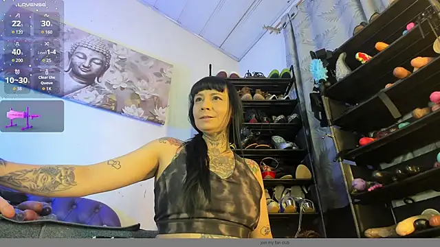 SaraMartins00 online show from 04/16/26, 12:00