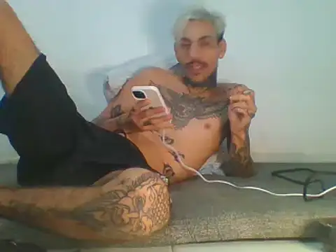 Snapshot of PitbullDiablo1 chatting on 11/04/25, 06:50 PitbullDiablo1 online show from 11/04/25, 06:50