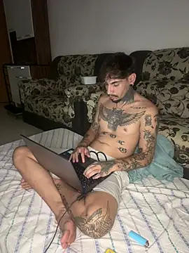 Snapshot of PitbullDiablo1 chatting on 02/13/25, 05:16 PitbullDiablo1 online show from 02/13/25, 05:16