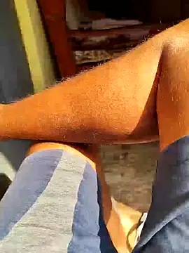 Brown Munda047 online show from 10/25/25, 04:33