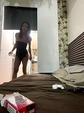 tamarabigass1 online show from 11/13/25, 11:08