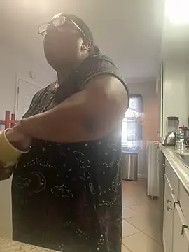 ebonyred online show from 12/15/25, 02:01