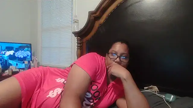 ebonyred online show from 09/18/25, 10:46