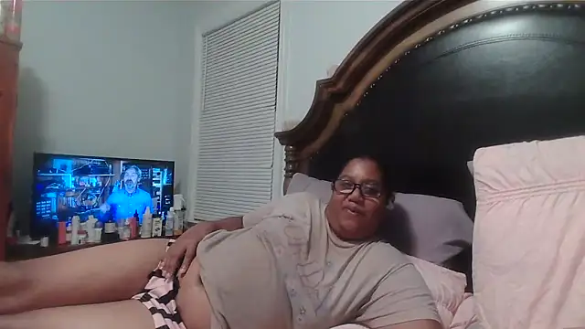 Snapshot of ebonyred chatting on 05/07/26, 01:10 ebonyred online show from 05/07/26, 01:10
