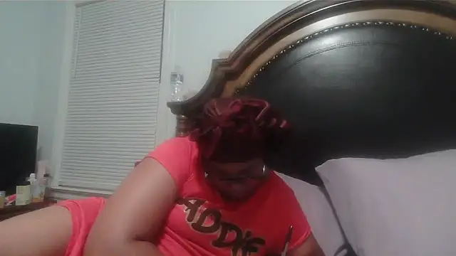 ebonyred online show from 02/18/26, 02:42