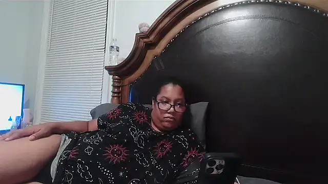 ebonyred online show from 11/27/25, 02:56