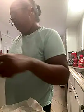 ebonyred online show from 10/26/25, 01:44