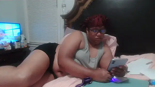 Snapshot of ebonyred chatting on 05/21/26, 03:26 ebonyred online show from 05/21/26, 03:26