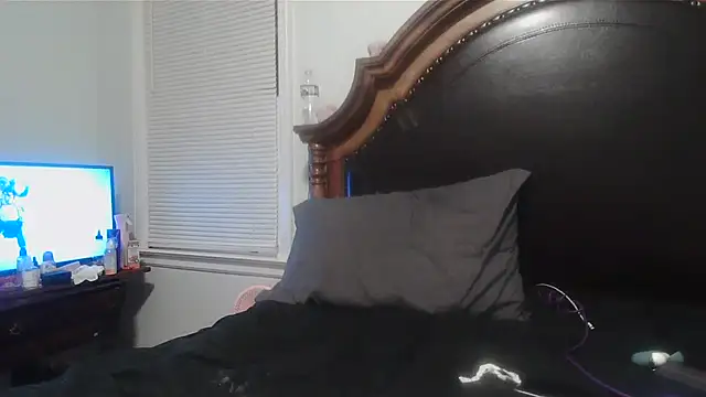 ebonyred online show from 11/29/25, 02:44