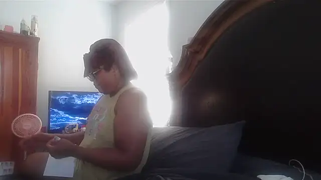 ebonyred online show from 09/09/25, 01:53