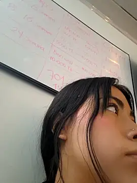 sylvana 19 online show from 09/11/25, 04:07