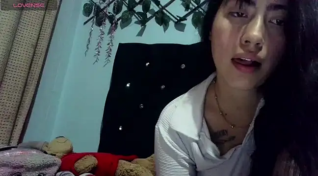 sylvana 19 online show from 02/15/25, 07:49